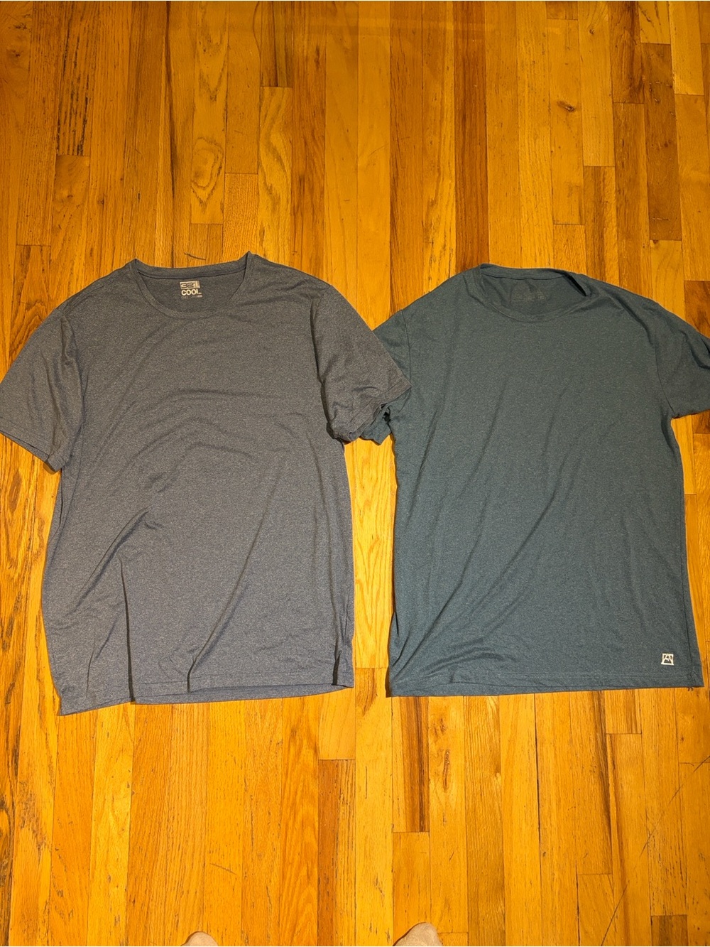 Men’s shirt size large